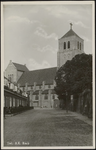 A2.3 Een prentbriefkaart van de rooms-katholieke Sint-Dominicuskerk in Tiel gezien vanuit de Tweede Achterstraat