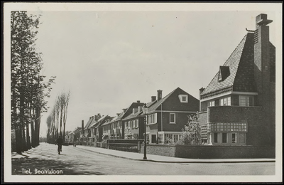 B 2.8 Beatrixstraat met herenhuizen