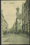 G 4.3 Straat met herenhuizen en rechts het oude stadhuis met torentje en het Wittehuis een manufacturen zaak. ...