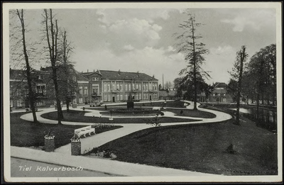 K 3.3 Overzicht van het plantsoen Kalverbos. Op de achtergrond de huizen van St. Walburg. Kaart verzonden door Hans en ...