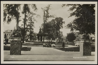 K 4.23 De ingang van het plantsoen Kalverbosch in de straatKalverbosch met de fontein.Kaart verzonden door Dirk uit ...