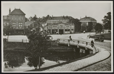 K 5.2 Overzicht van de brug Burense Poort, Hasselmanplein, en Veemarkt. Links hotel Telkamp in het midden automobiel ...
