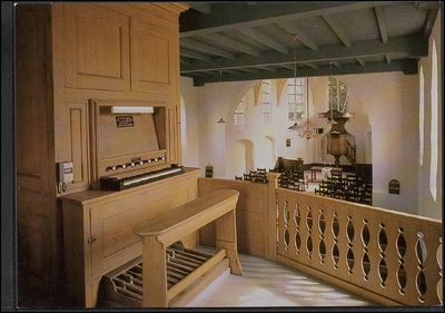 K 7.5 Kapel - Avezaath, Kapel, Tiel: Gerestaureerd in 1978, rococo-preekstoel stamt uit de 18e eeuw, orgel is van 1917.