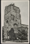 K 15.16 Foto van de kapot geschoten toren van de Sint Maartenskerk van het Kastanjelaantje gezien; klokken van het ...