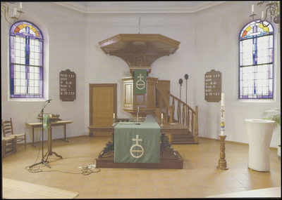 M 9.23 Kaart uitgegeven ten bate van de restauratie in 2003Afgebeeld: het interieur, preekstoel, doopvont, paaskaars en ...