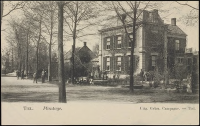 N 5.5 Begin van de Nieuwe Tielseweg met het huis van Sporenberg.