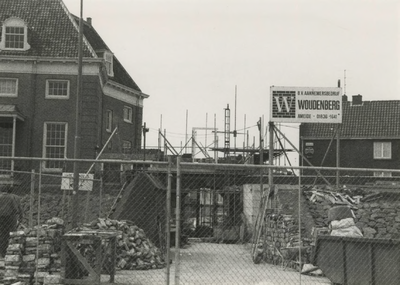 M 1110 De restauratie van de Waterpoort vanaf de Waalstraat