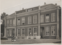 M 11579 Gymnasiumgebouw aan het Sint-Walburg.