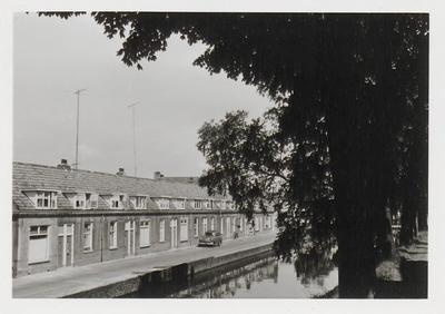 M 11655 De Sint-Walburgbuitensingel (richting Veemarkt) vanaf de Sint-Walburgbinnensingel gefotografeerd, juli 1964