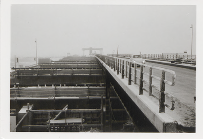 M 11711 Verbreding viaduct over Amsterdam-Rijnkanaal voor de aanleg van Rijksweg 15, maart 1964