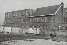 M 12071 Metaalwarenfabriek C. Kurz en Co. aan de Binnenweg, achterzijde