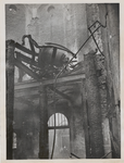 M 12097 In juli 1938 ontstaat in de kerktoren van de Sint-Dominicuskerk brand. Enkele schilders worden tegen hun wil ...