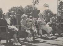 M 12115 In aanwezigheid van H.M. Koningin Juliana, Z.K.H. Prins Bernard, de prinsessen Marijke en Irene en talrijke ...