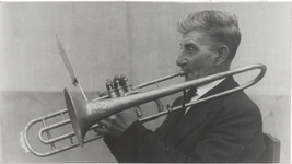 M 12144 Een bejaarde trombonist, naam onbekend