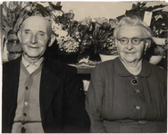 M 12148 Het echtpaar Cornelis Dirk Bosschaart en Cornelia Bosschaart van Asch wonende aan de Julianalaan in Culemborg ...