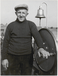 M 12158 Veerbaas A. van Eck op het veer van Amerongen