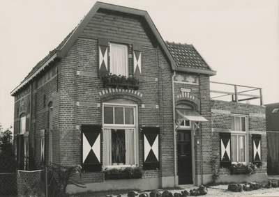 M 1574 Een huis aan de Dorpstraat in Drumpt
