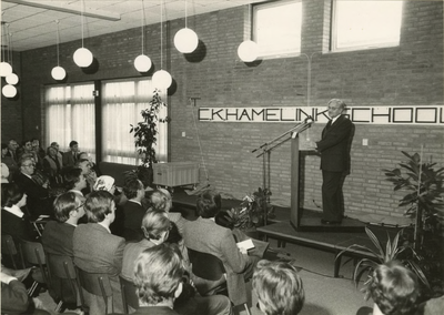 M 1615 De C.K. Hamelinkschool, de nieuwe VBO-school (Voortgezet Buitengewoon Onderwijs) wordt geopend door dhr. C.K. ...