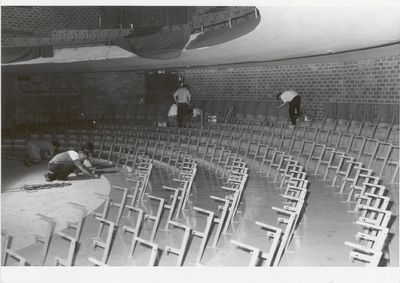 M 1924 Vervanging van de bekleding van het interieur van schouwburg De Agnietenhof , gelegen aan de Agnietenstraat