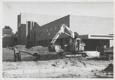 M 1995 De laatste werkzaamheden rondom de Agnietenhof voor de opening op 5 september 1969