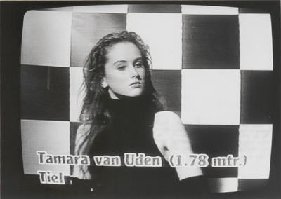 M 2464 In het TROS programma Linda is de Tielse Tamara van Uden een van de vijftig jeugdige fotomodellen die strijden ...