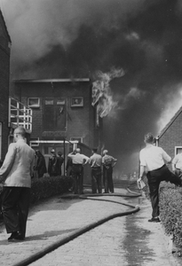 M 26 Brand aan de Heiligestraat, firma Van Uden