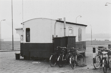 M 3044 Het Veerhuisje gelegen aan de Veerweg waar kaartjes verkocht werden voor het voetveer Tiel-Wamel. De foto is ...