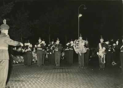 M 322 De Taptoe in Tiel. Op de foto de Luchtmachtkapel