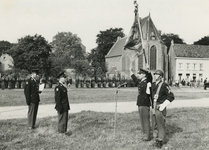 M 324 Tijdens de militaire dagen in Tiel, worden 7 officieren van het 43ste Infanterie Bataljon Chasse beëdigd op het ...