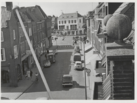 M 3440 Boven het midden op de foto het Burgemeester Hasselmanplein, met daaraan gelegen het hotel Rouwhorst gezien van ...