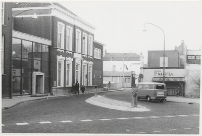 M 3555 Het kruispunt Westluidensestraat Koornmarkt Damstraat ,Koornmarkt is in 1968 gereconstrueerd. 26 augustus ...