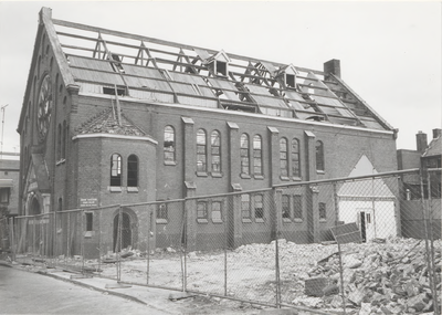 M 3646 De Eben Haezerkerk in de Gasthuisstraat wordt afgebroken