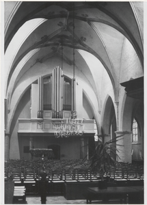 M 3676 Interieur Ned. Herv. Kerk te Kapel-Avezaath