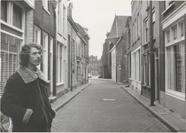 M 3724 Hans van de Berg pleit voor het behoud van het oude gedeelte van de binnenstad, met name voor de Kerkstraat. De ...