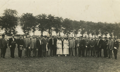 393 Paardenconcours op het Theoleveld. Tiel, 1920-1930.