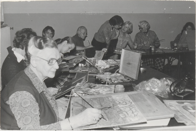 M 4361 Deelnemers en deelneemsters schildercursus. Eventueel jaren zeventig