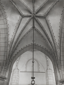 M 4502 Gedeelte plafond Nederlands Hervormde Kerk. Voor 1940