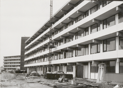 M 5005 Woensdag 21 maart wordt het derde blok flats in het plan Schutsluizen in Tiel Oost opgeleverd. Dan is dit gebied ...