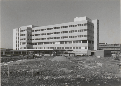 M 5126 De nieuwbouw van het toekomstige Streekziekenhuis Rivierenland, waarin straks Bethesda, het Andreas en het ...