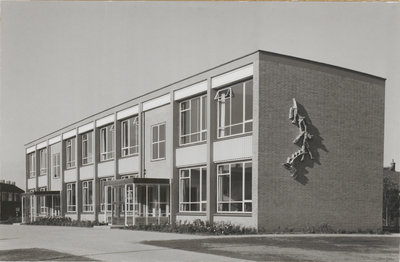 M 535 De Prins Bernhardschool, gelegen aan de Wethouder Schootslaan. De school is geopend op 21 september 1959