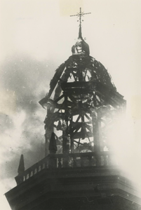 M 55 In 1938 werd de St.-Dominicuskerk geheel door brand verwoest. De schilders (Reuvers en Harteman, Fabriekslaantje) ...