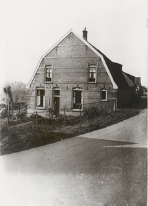 M 6190 Huis fam. van Lieshout aan Sportparklaan; de heer van Lieshout is jaren later kok geweest op het Ambonezen kamp ...