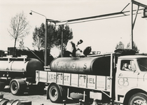 M 664 Vervoer chemicalien Fa. verdugt. De Fa. Van Beekhof vervoerd met een tankwagen de chemicalien van Verdugt die met ...