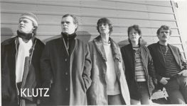 M 6824 Foto van de Tielse band Klutz, opgericht in 1979 en bestaat uit 5 leden. Het repertoire bestaat uit swingende ...