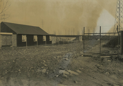 684 De nieuwe standplaats voor woonwagens, gelegen nabij het Industrieterrein Latenstein. Tiel, 1975.