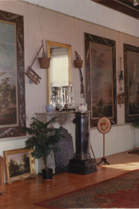 688 De stijlkamer van het Streekmuseum De Groote Societeit. Tiel, 1980.