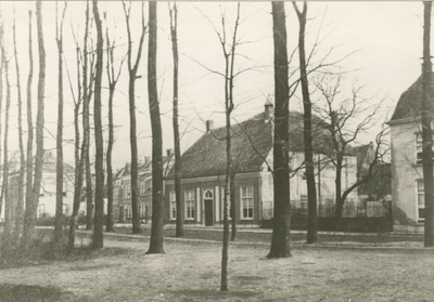 M 696 Het Kalverbos. Links uit het midden is het Chasséstraatje te zien. In het midden het geboortehuis van generaal Chassé