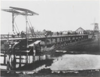 M 8481 Geldermalsen, brug over Linge. Reproductie van een opname uit ca. 1905