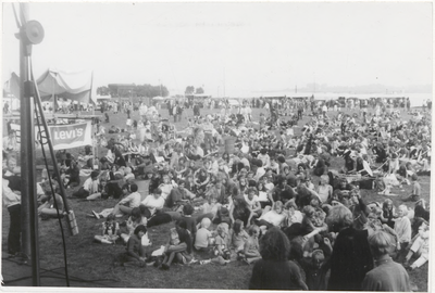 M 8849 Jeugdfestival op Waalkade Tiel