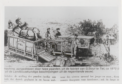 M 9153 Tekening van landbouwmachine van G.Stout uit Tiel, ca 1870, met arbeiders en paarden in tredmolen